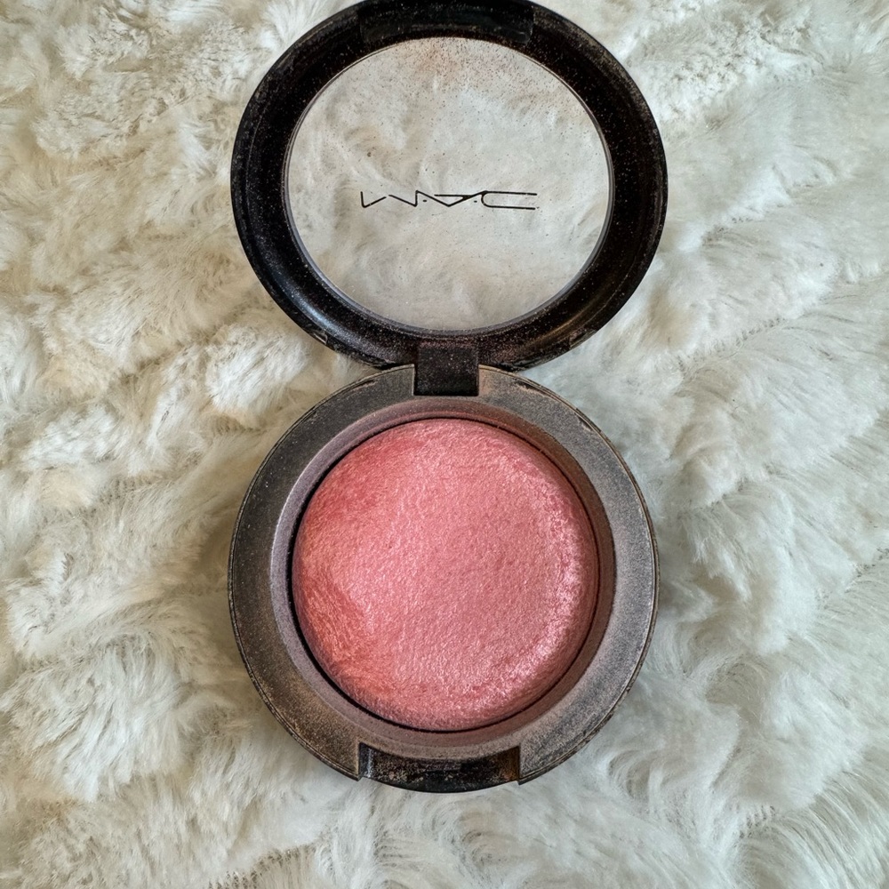 MAC Cosmetics Azalea in the Afternoon Mineralize Blush pink mineral powder